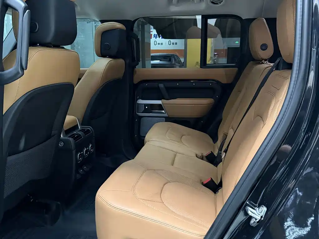 Land Rover Defender — миниатюра 13