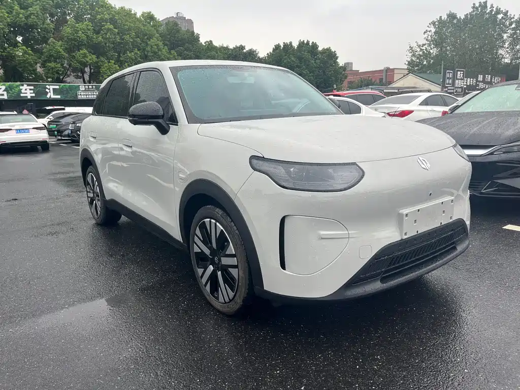 Leapmotor Leapmotor A10 — миниатюра 3