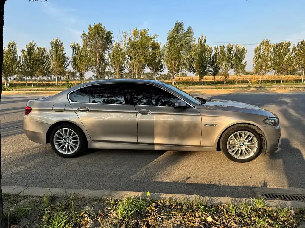 BMW 5 Series — миниатюра 29