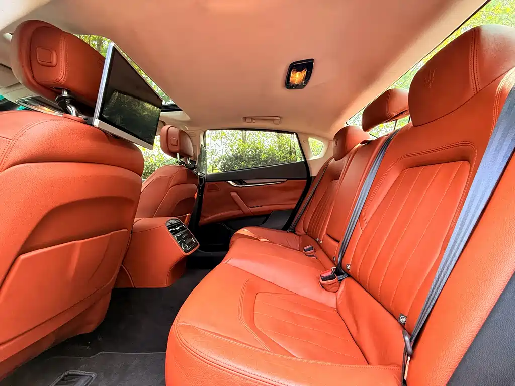 Maserati Quattroporte — миниатюра 8