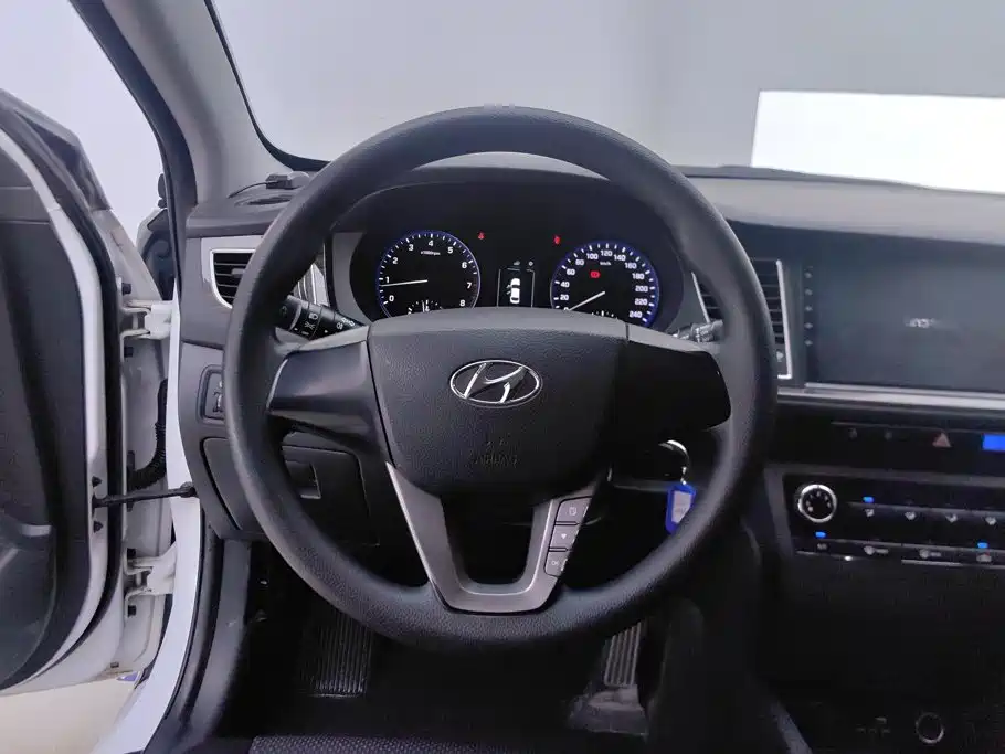 Hyundai Mistra — миниатюра 15