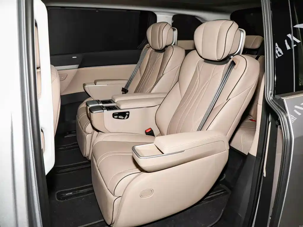 XPeng X9 — миниатюра 6