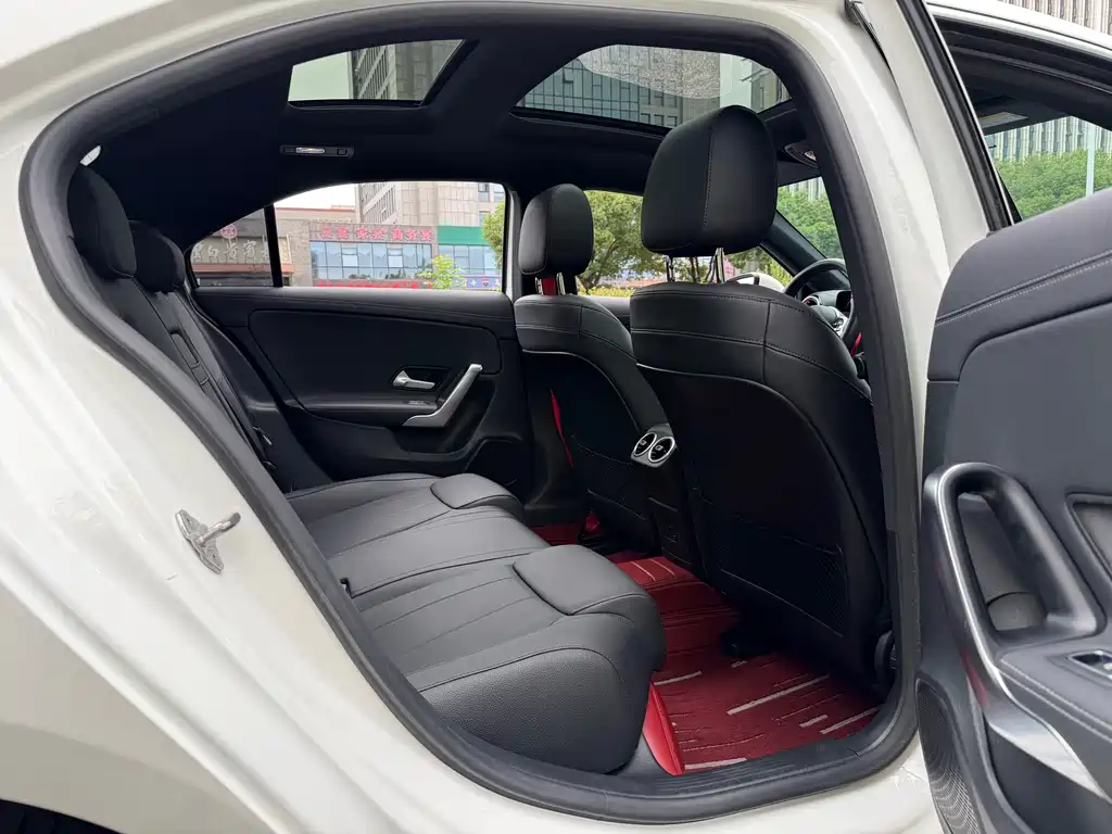 Mercedes-Benz A-Class — миниатюра 11