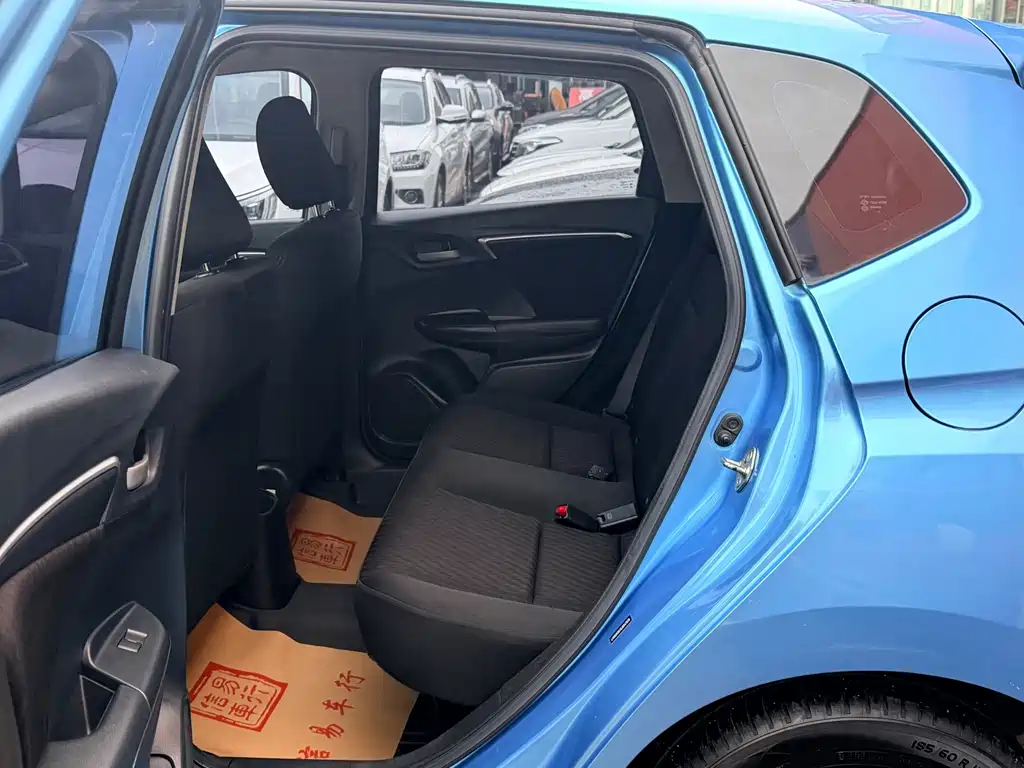 Honda Fit — миниатюра 8