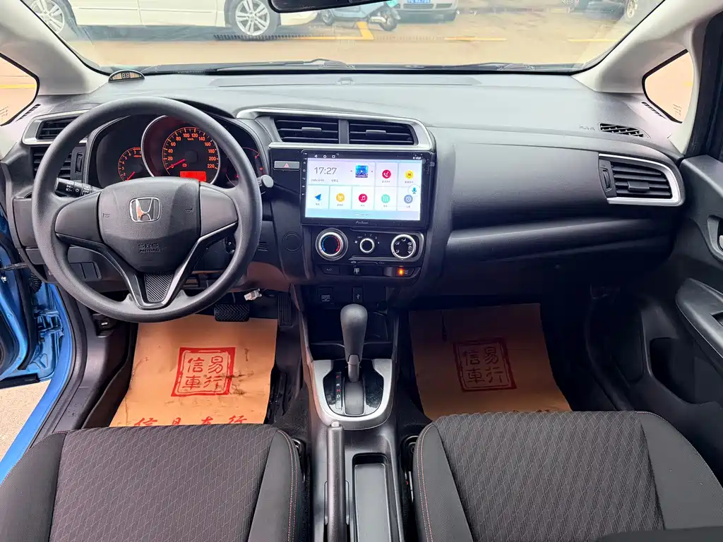 Honda Fit — миниатюра 9