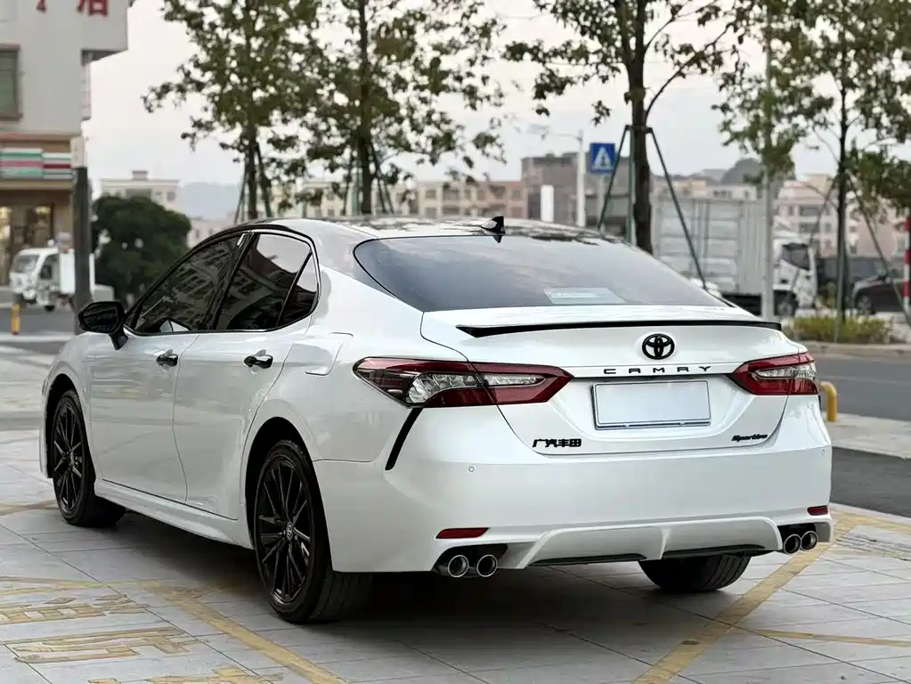 TOYOTA CAMRY
