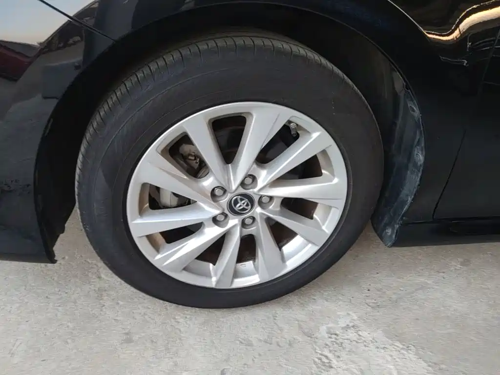 Toyota Camry — миниатюра 23