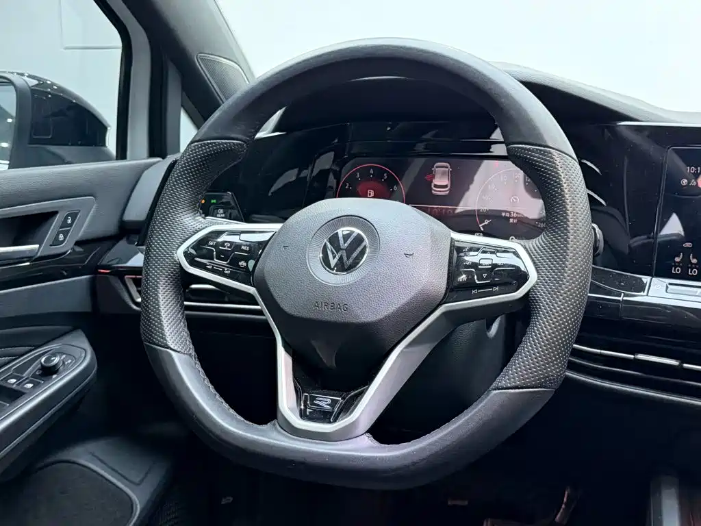 Volkswagen Golf — миниатюра 10