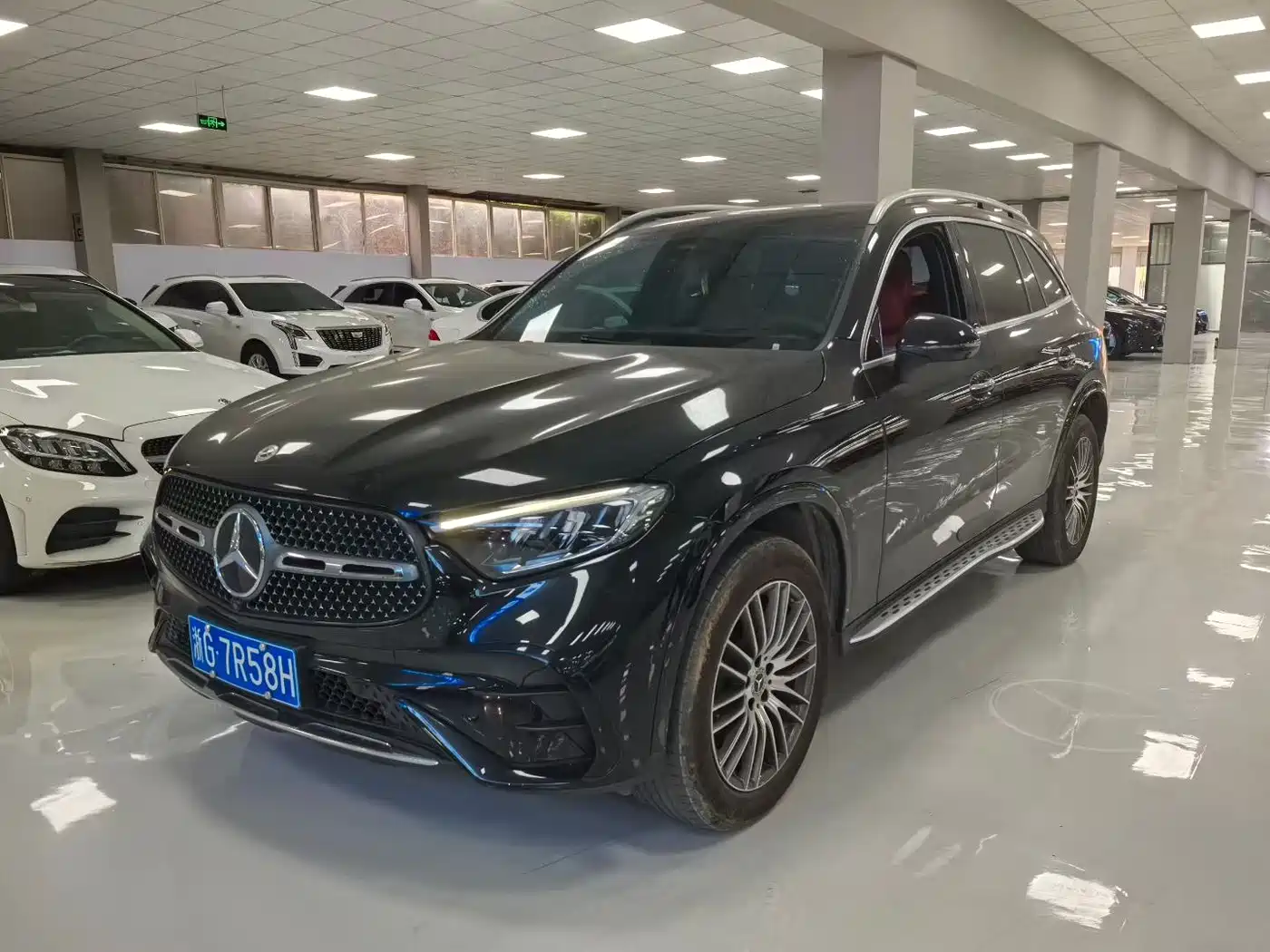 奔驰GLC 2023款 GLC 300 L 4MATIC 动感型 7座 2023