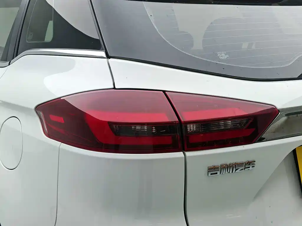 Geely Boyue — миниатюра 9