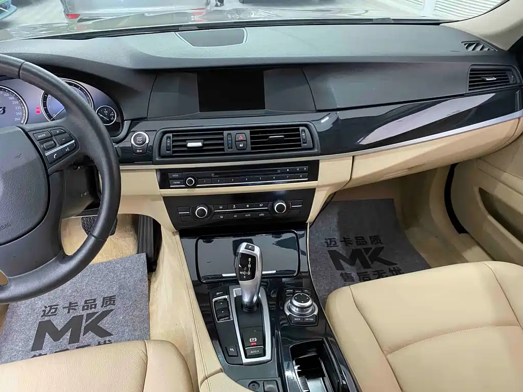 BMW 5 Series — миниатюра 7