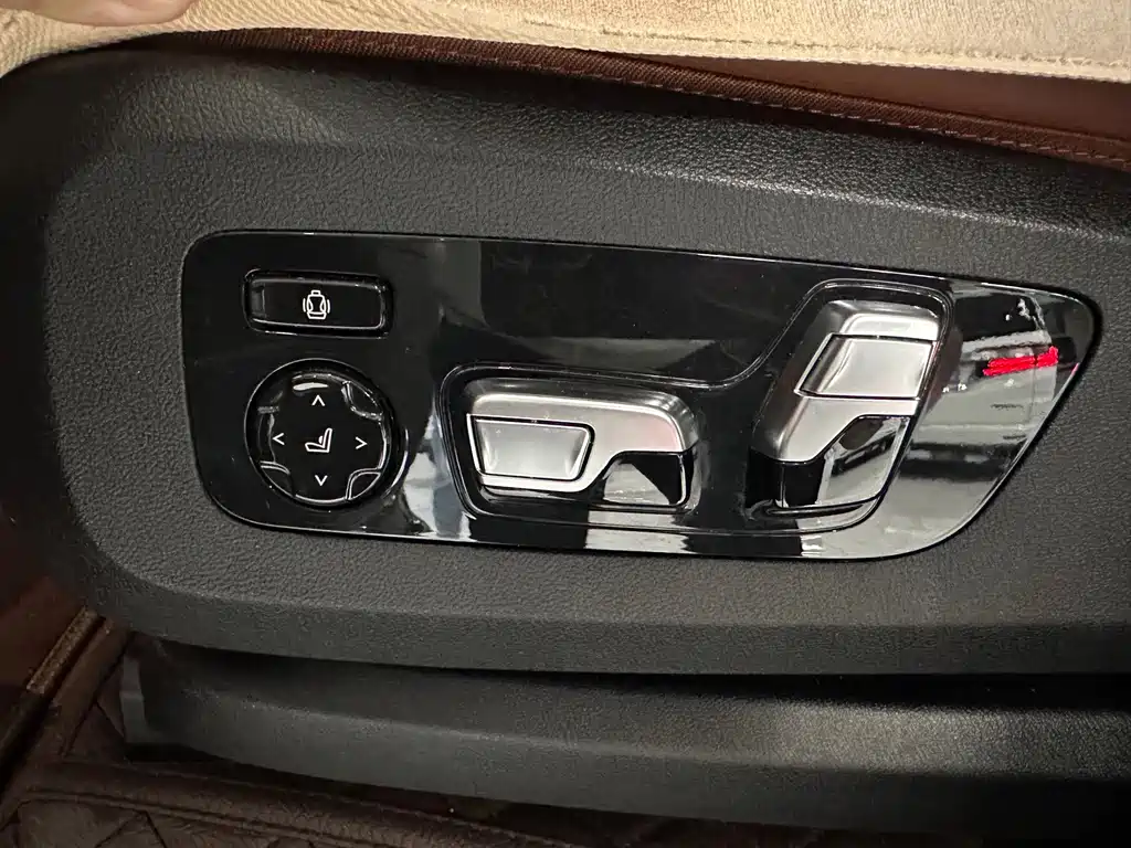 BMW X7 — миниатюра 17