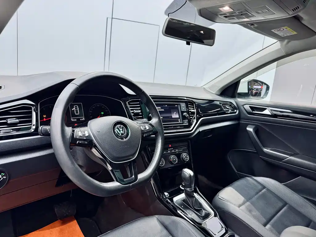 VOLKSWAGEN T ROC EXPLORING SONGS