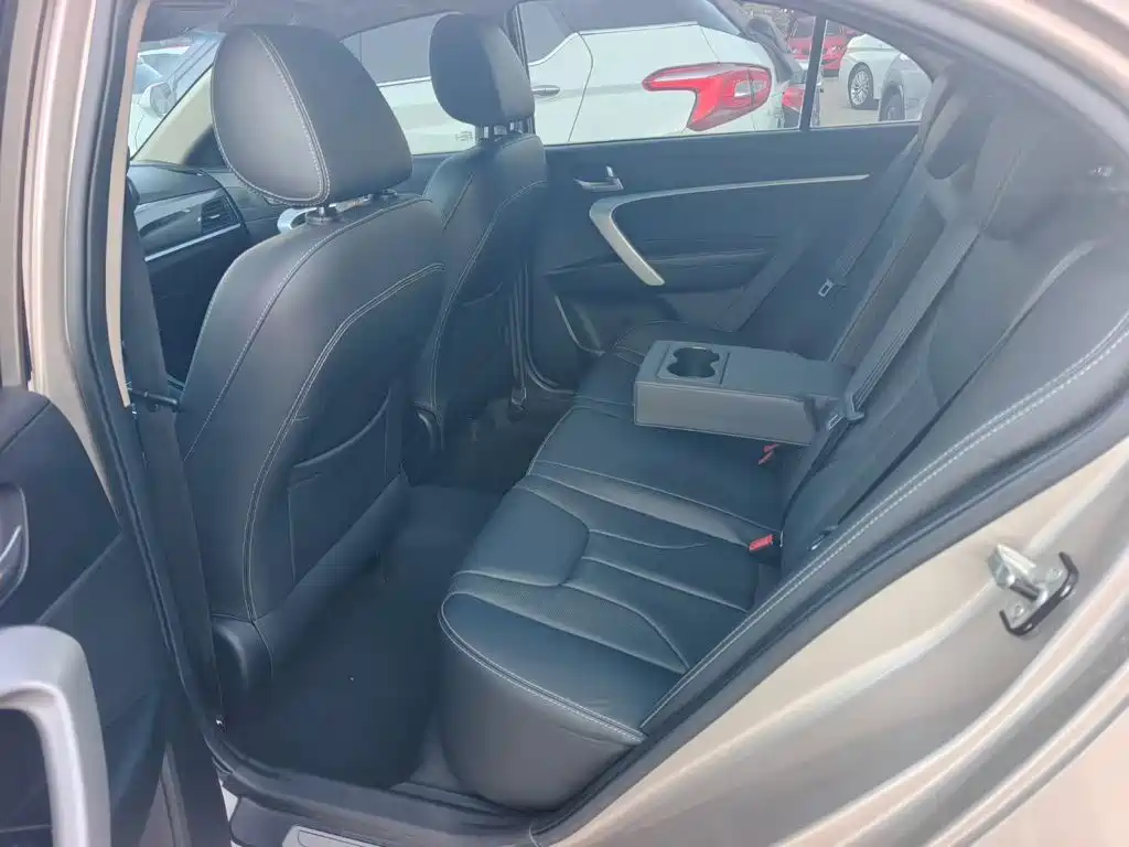 Geely Emgrand — миниатюра 14