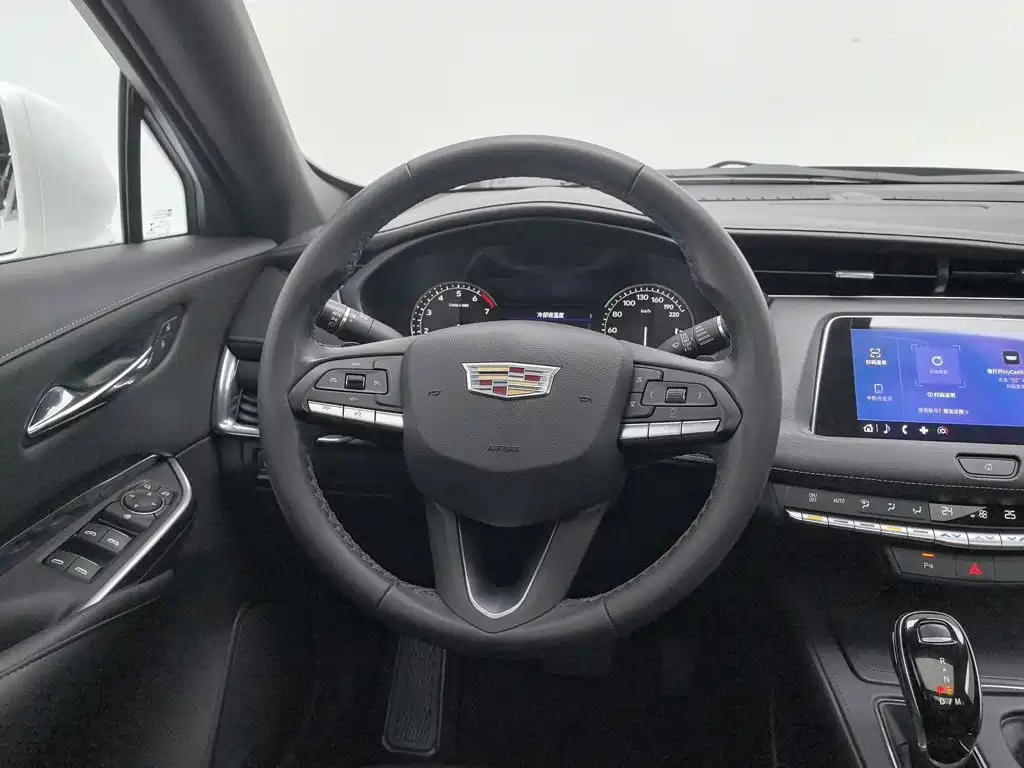Cadillac XT4 — миниатюра 11