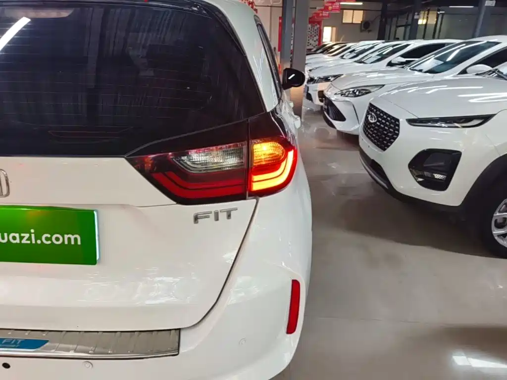 Honda Fit — миниатюра 8