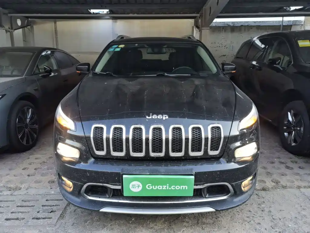 Jeep Cherokee — миниатюра 3