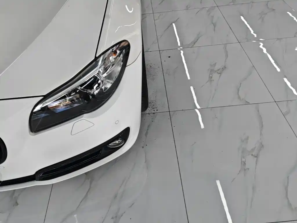 BMW 5 Series — миниатюра 24