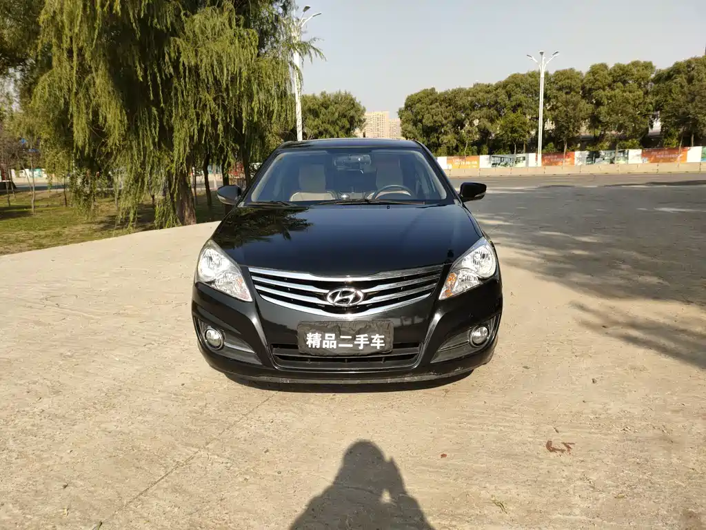 Hyundai Elantra — миниатюра 6