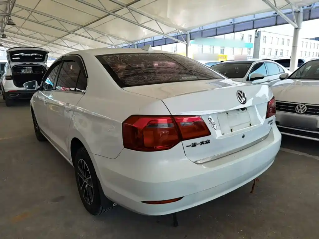 Volkswagen Jetta — миниатюра 5
