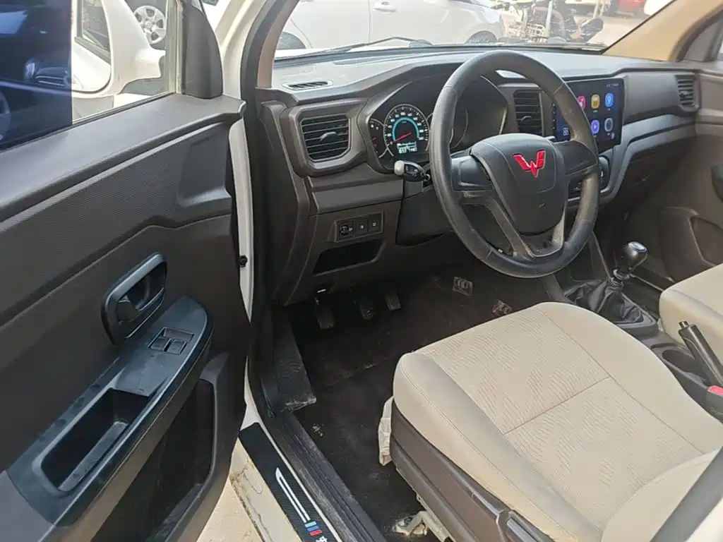 Wuling Hongguang V — миниатюра 16