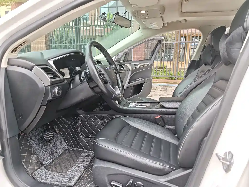 Ford Mondeo — миниатюра 10