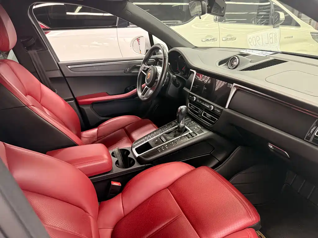 Porsche Macan — миниатюра 5