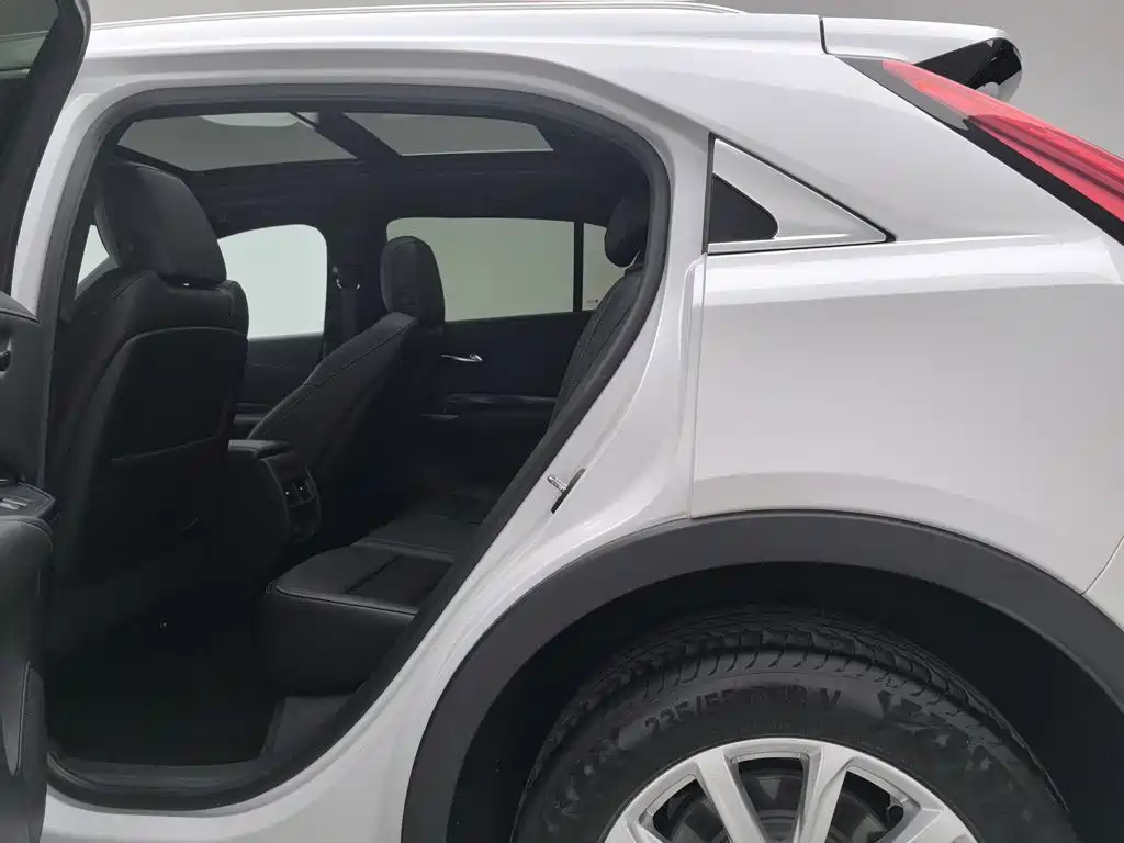 Cadillac XT4 — миниатюра 15