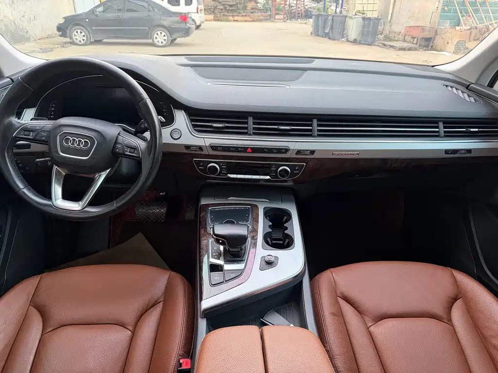 Audi Q7 — миниатюра 5
