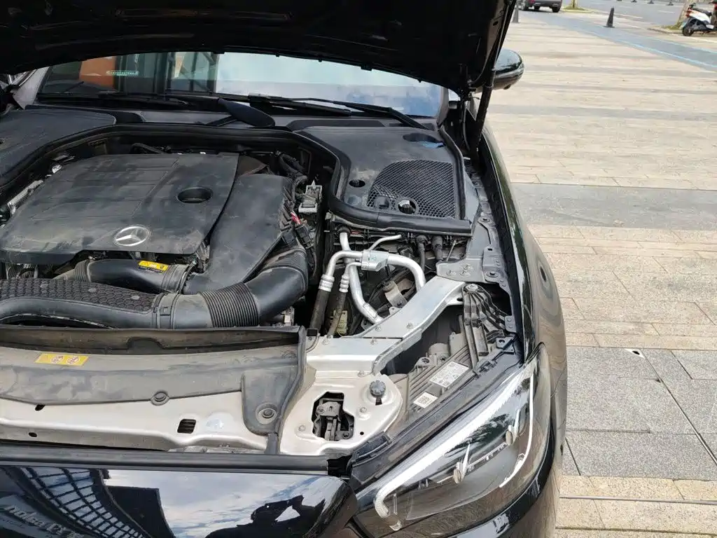 Mercedes-Benz E-Class — миниатюра 20