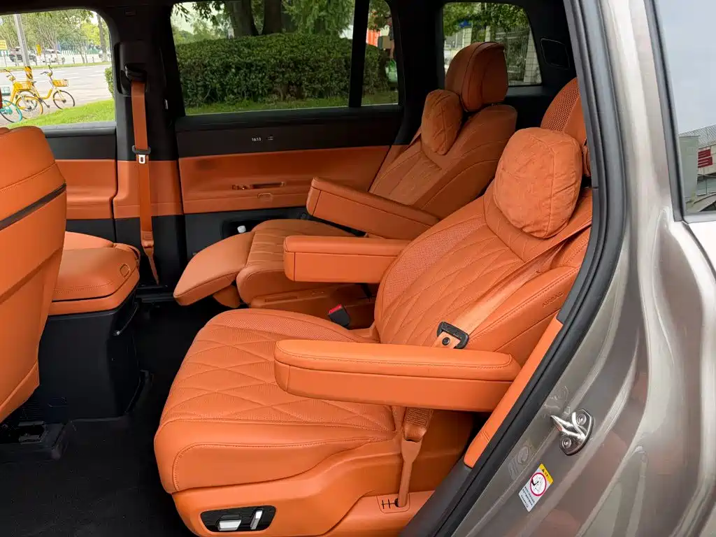 Volkswagen ID.ERA 9X — миниатюра 12
