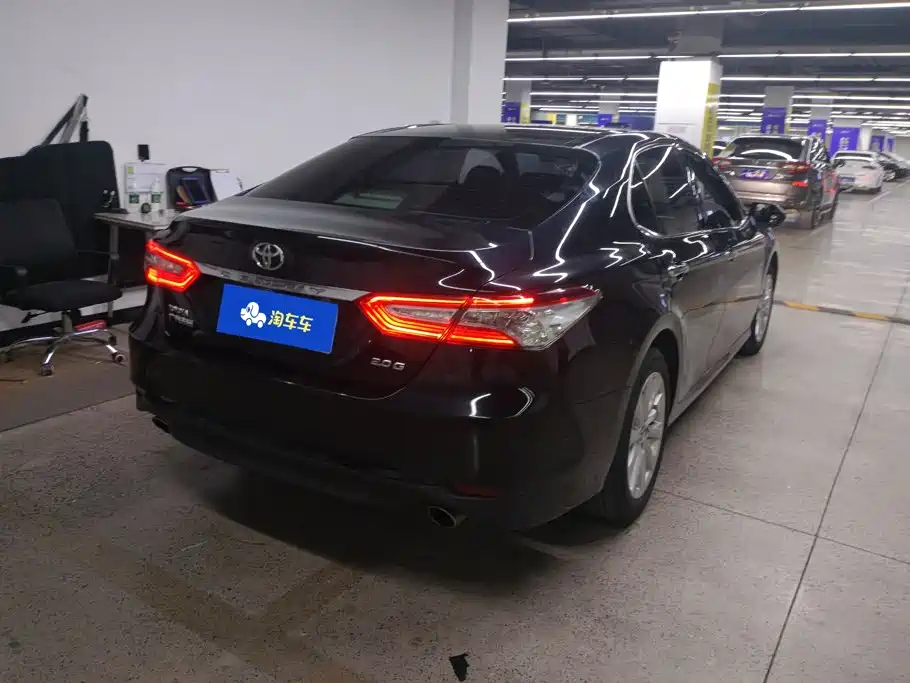 Toyota Camry — миниатюра 3
