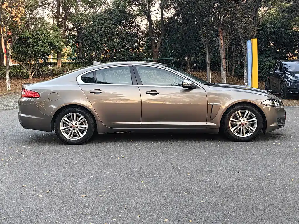 Jaguar XF — миниатюра 14