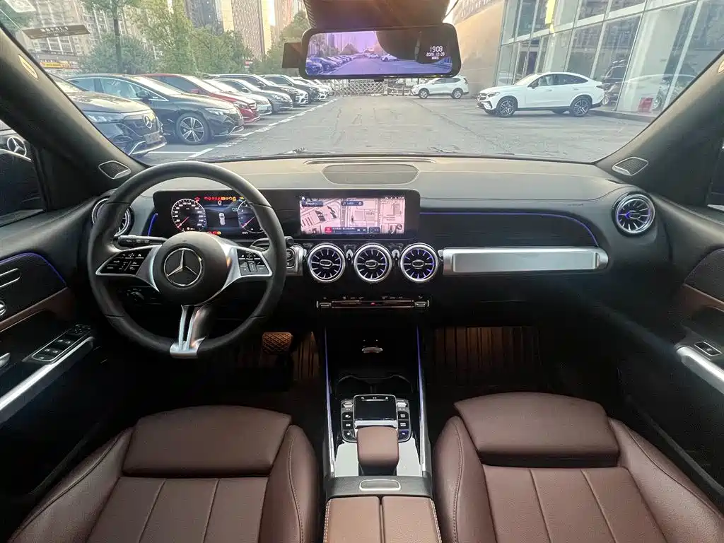 Mercedes-Benz GLB — миниатюра 13