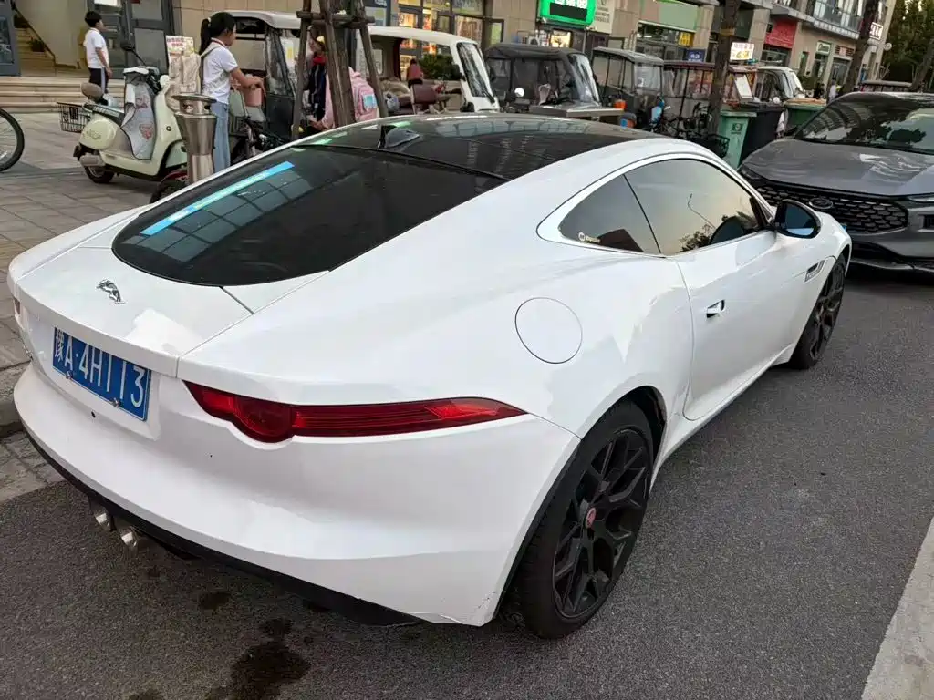 Jaguar F-TYPE — миниатюра 4