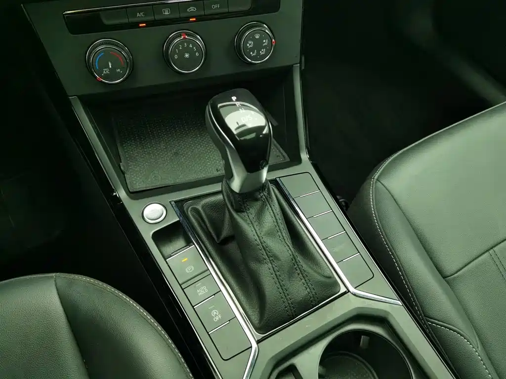 Volkswagen Passat — миниатюра 13