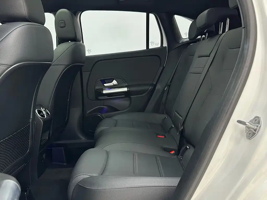 Mercedes-Benz GLA — миниатюра 8
