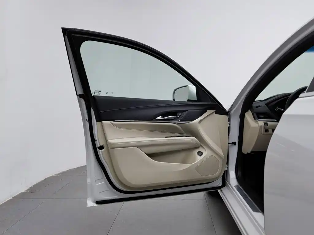 Cadillac CT4 — миниатюра 8