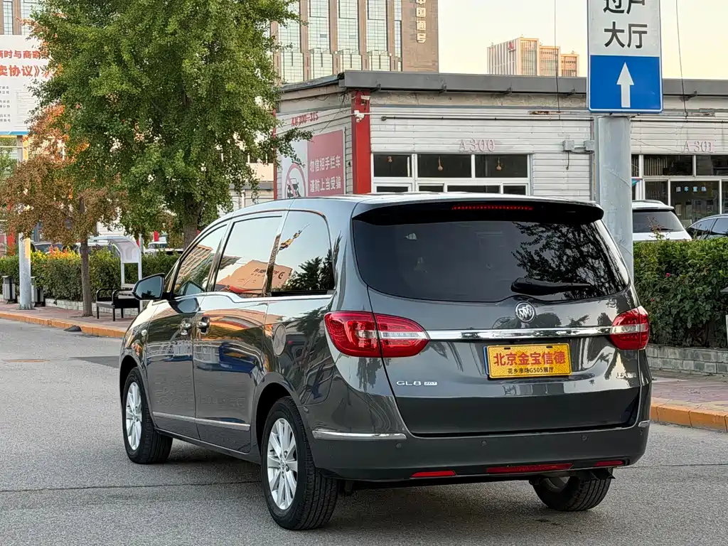 Buick GL8 — миниатюра 6