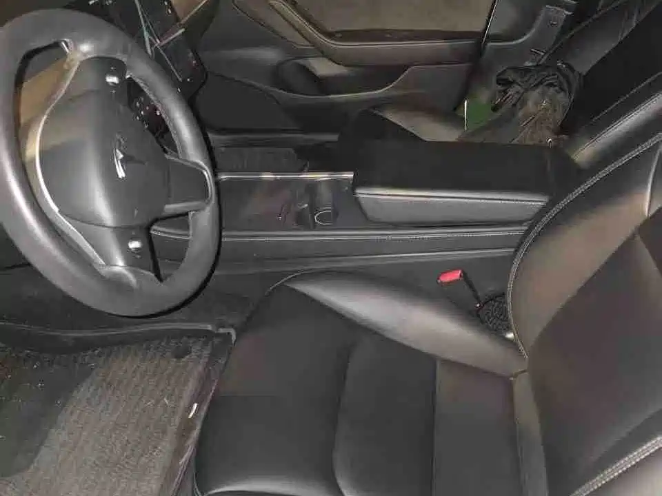 Tesla Model 3 — миниатюра 2