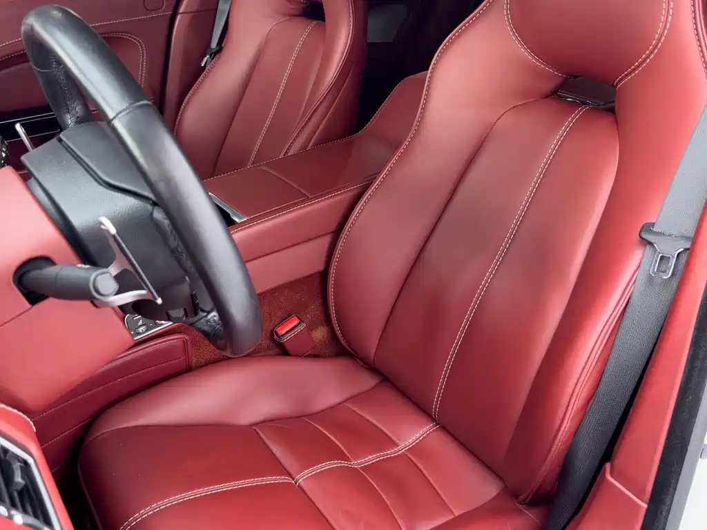 Aston Martin Rapide — миниатюра 14