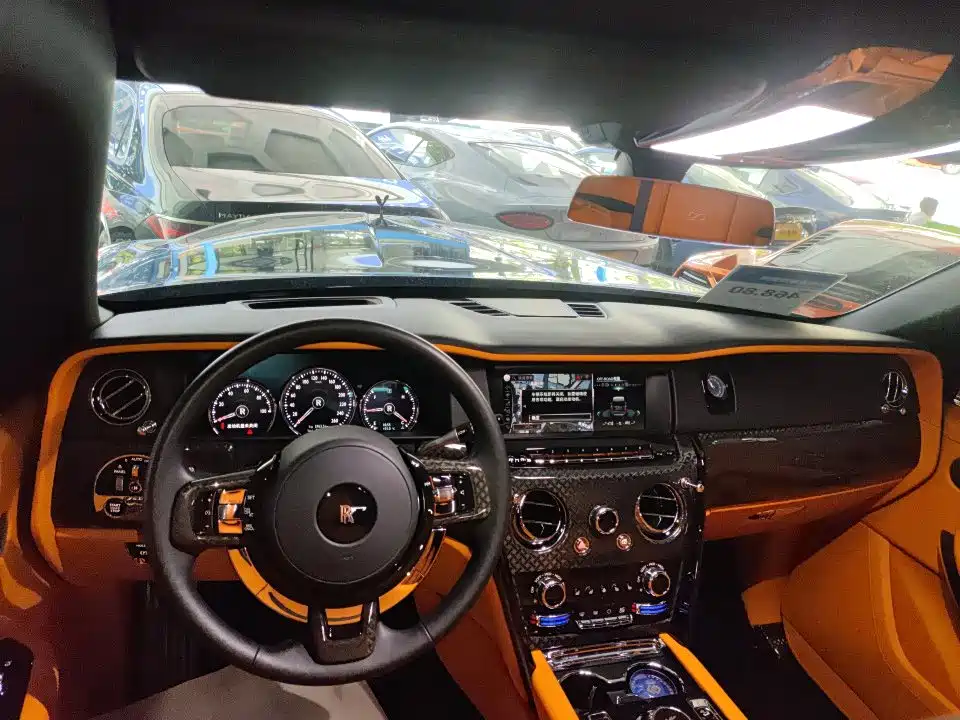 Rolls-Royce Cullinan — миниатюра 6