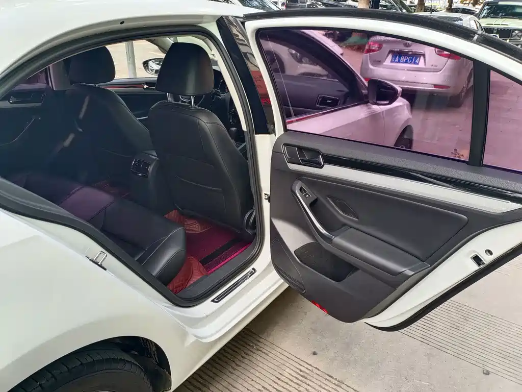 Volkswagen Sagitar — миниатюра 8