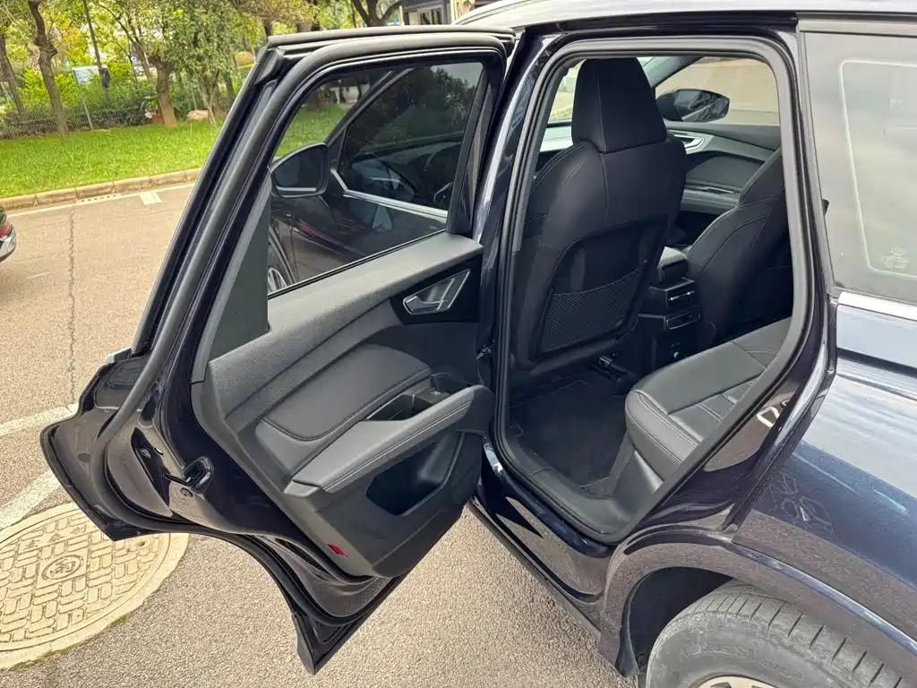 Audi Q4 e-tron — миниатюра 14
