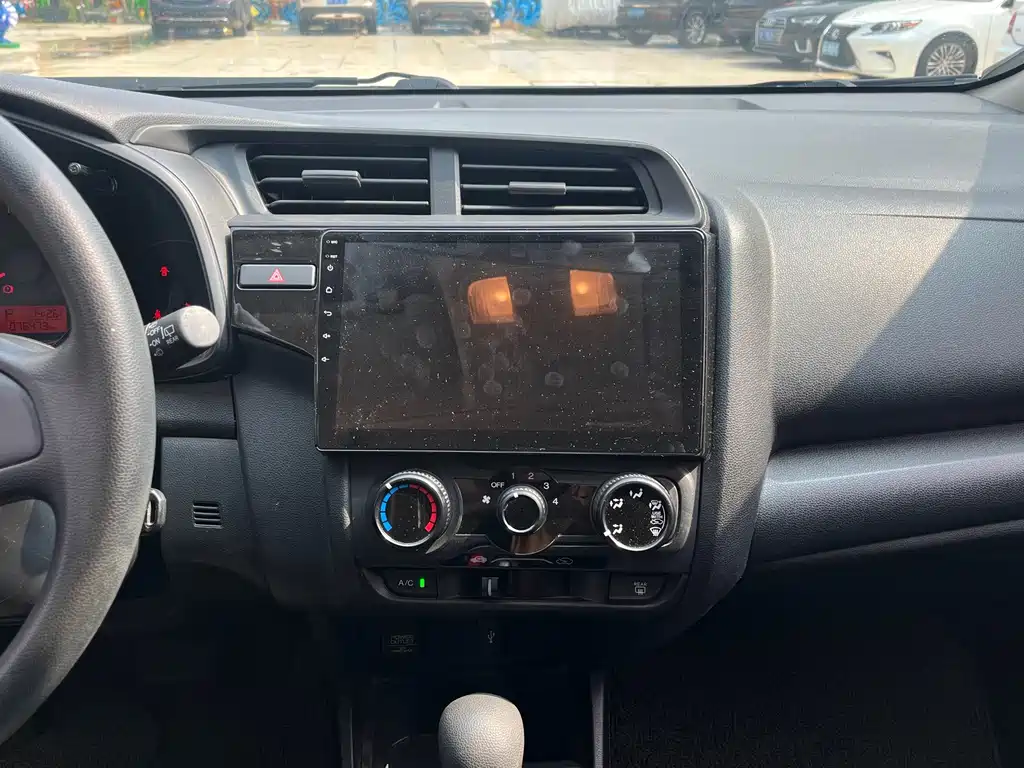 Honda Fit — миниатюра 14
