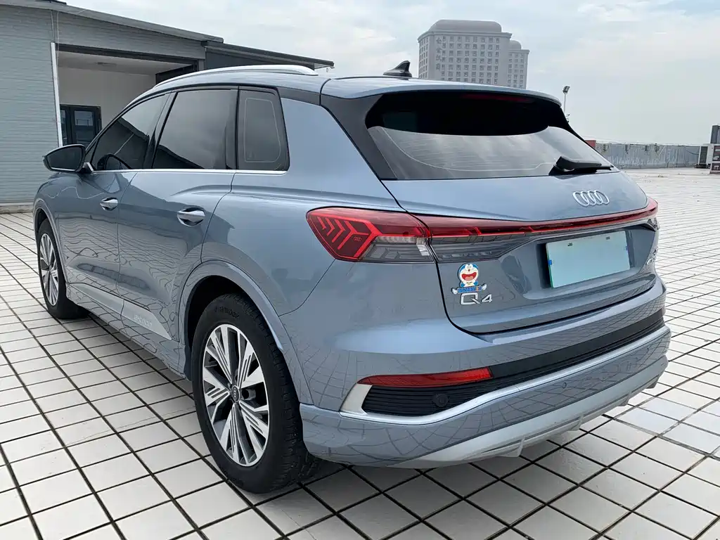 Audi Q4 e-tron — миниатюра 4