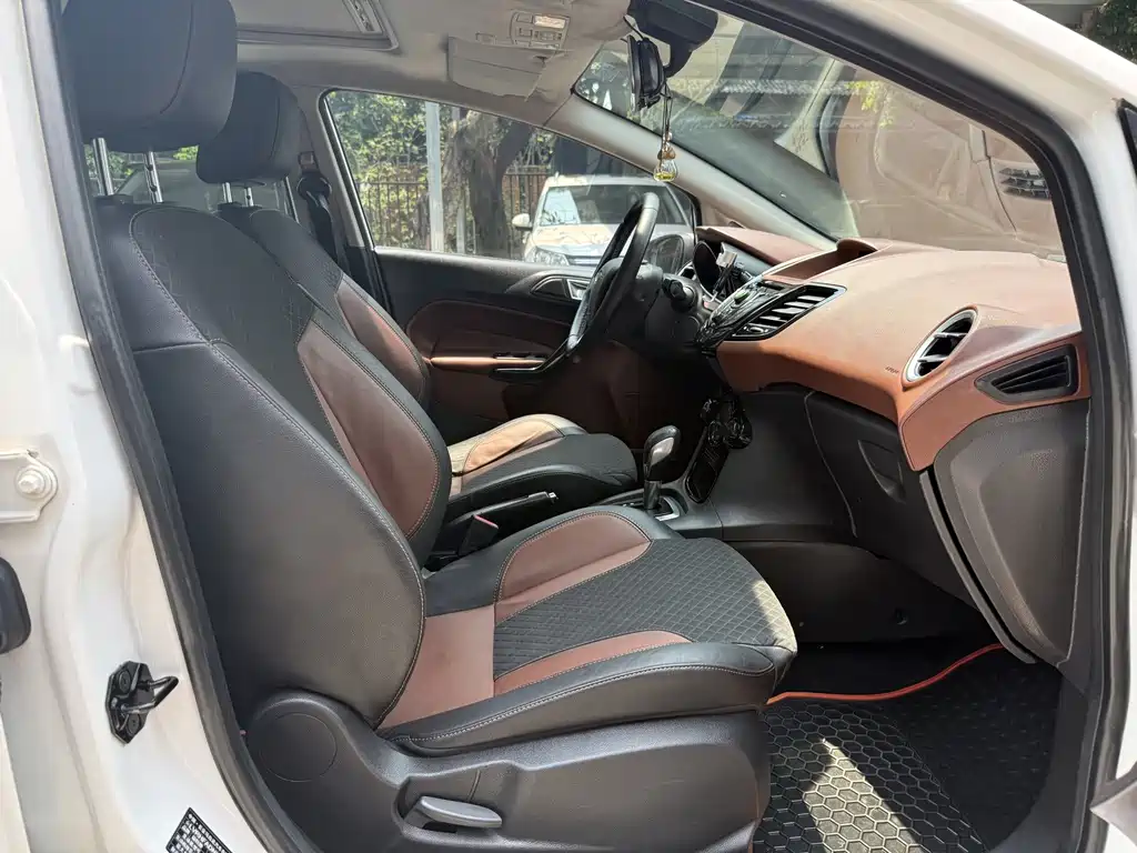 Ford Fiesta — миниатюра 13