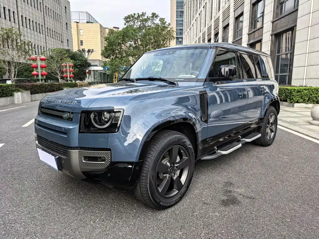 Land Rover Defender 2021