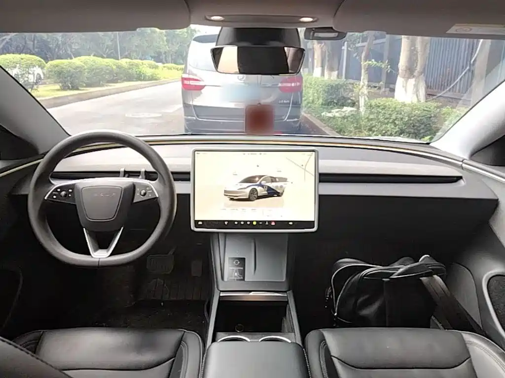 Tesla Model 3 — миниатюра 10