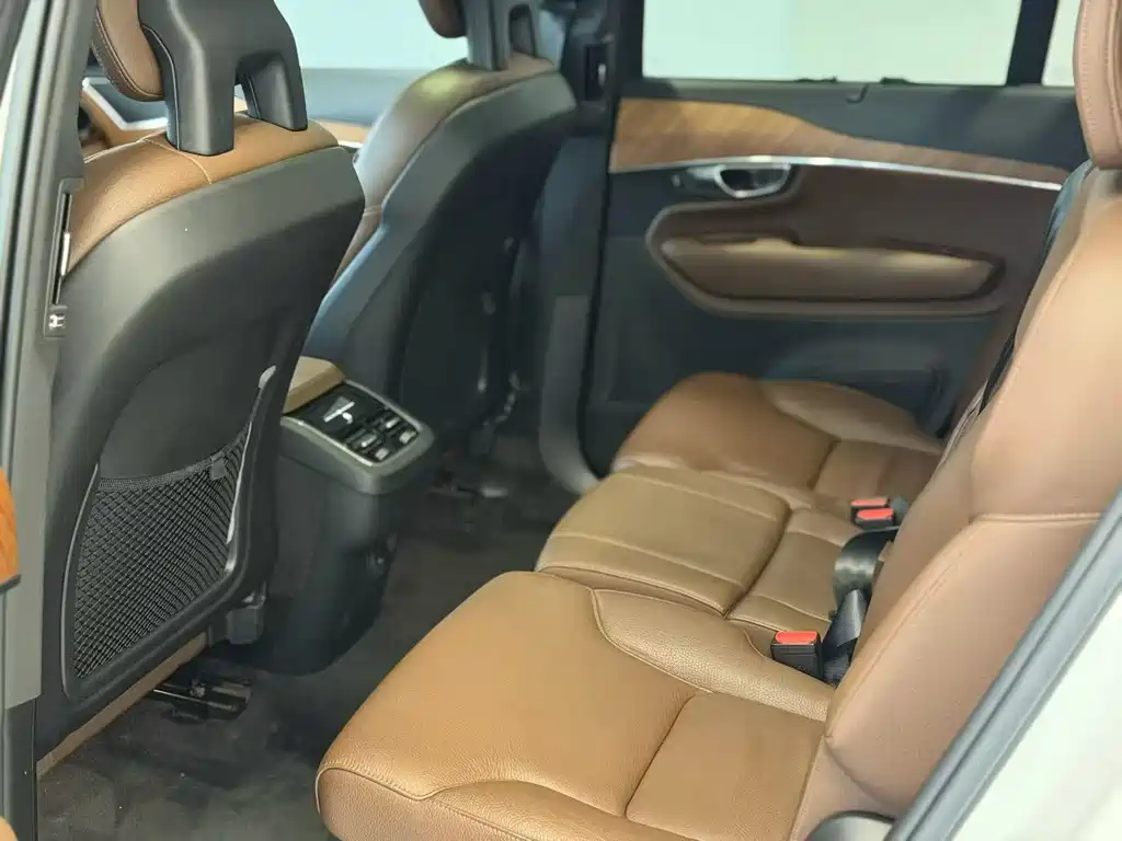 Volvo XC90 — миниатюра 3